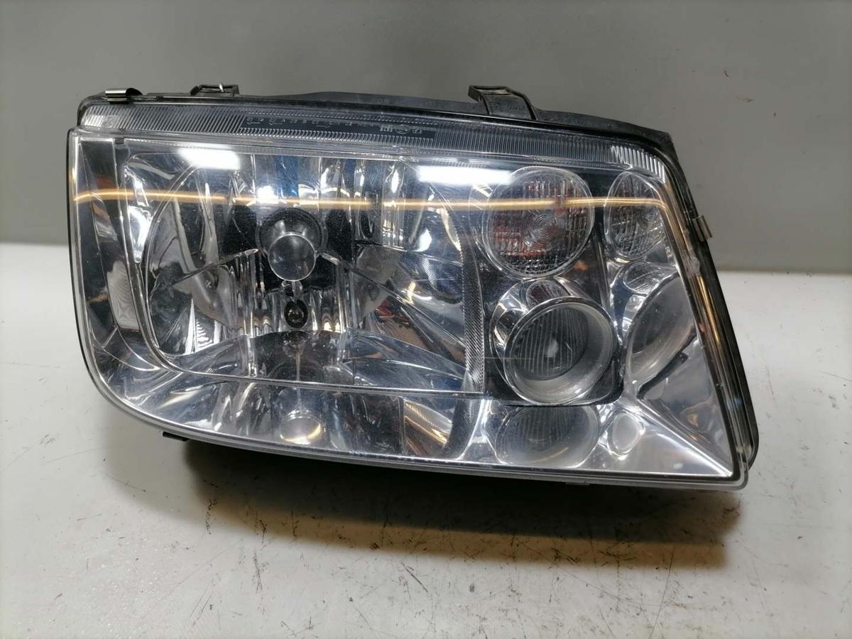VW Bora original Scheinwerfer vorn rechts Halogen Bj.1998